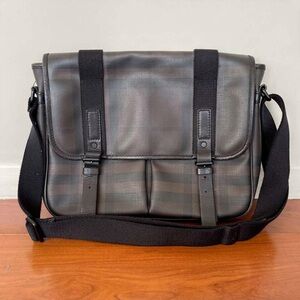 NWOT BURBERRY DARK BROWN CHECK MESSENGER BAG